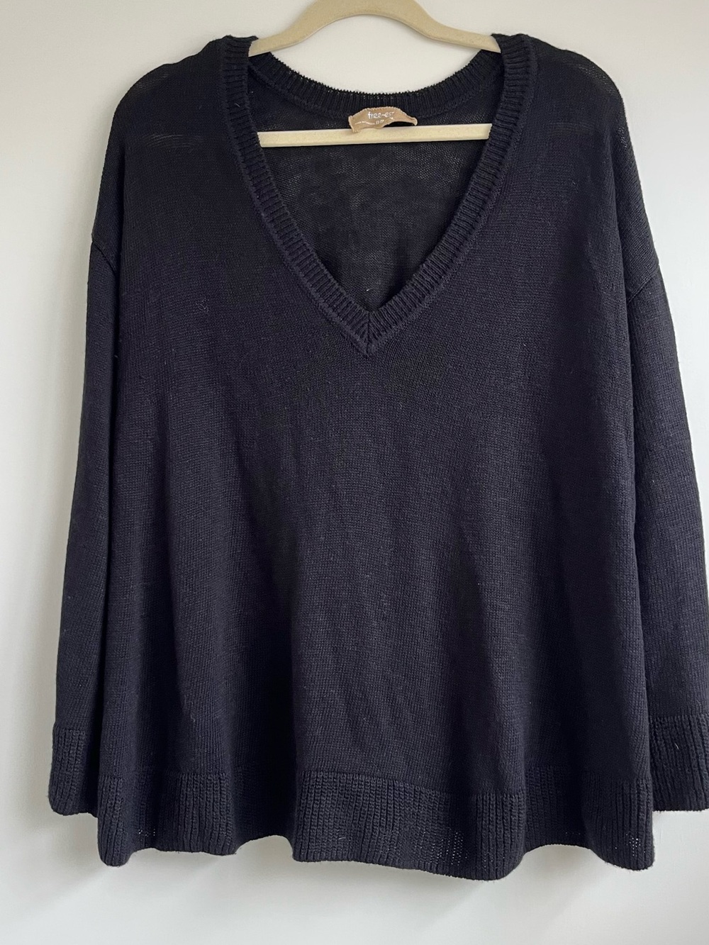 Free People Isadora V-Neck Kneck Sweater in Black Size XS